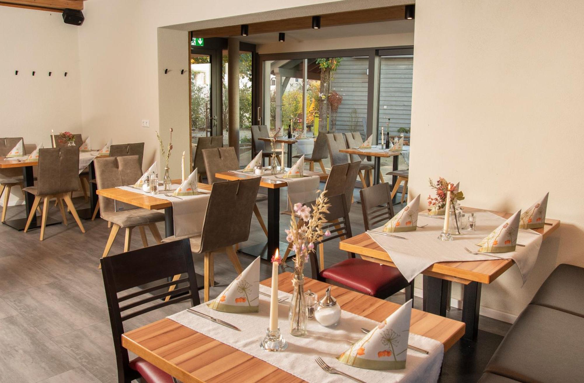加思索夫尊金德恩兰姆酒店 Wettelsheim 外观 照片