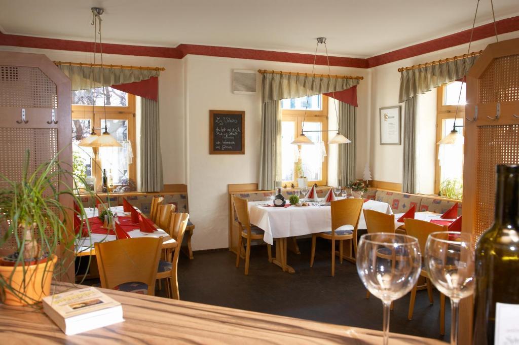 加思索夫尊金德恩兰姆酒店 Wettelsheim 外观 照片